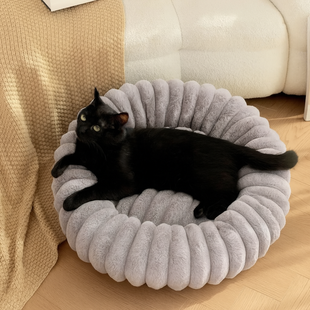Round Plush Pet Bed — Perfect for Cats & Small Dogs